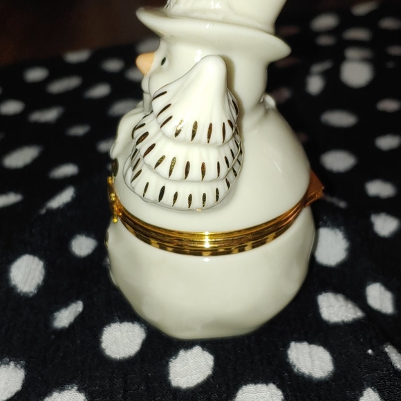 LENOX SNOWMANS SURPRISE BOX - Picture 3 of 7